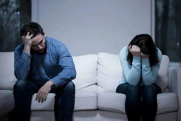 透過(guò)現(xiàn)象看本質(zhì)，親子鑒定者折射出的是忠貞與道德的信任危機(jī)！