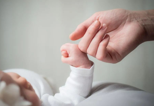 已婚女性的出軌率呈明顯快速上升，該不該給孩子做隱私親子鑒定？