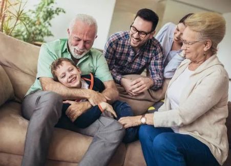 “給孩子做親子鑒定的，一般都是啥家庭？”親子鑒定師說(shuō)出實(shí)話